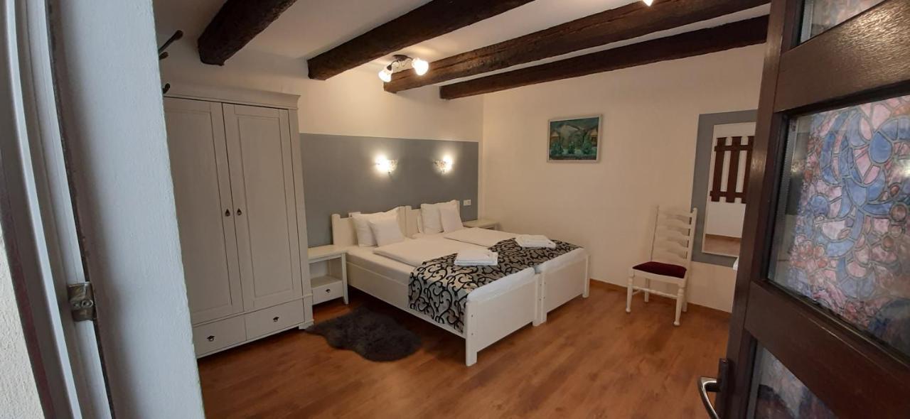 Gasthof Clara Sibiu Habitación foto